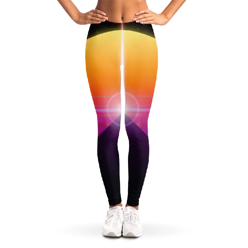 Synthwave Pyramid Print Women's Leggings Fashionable Full-Length Active Leggings