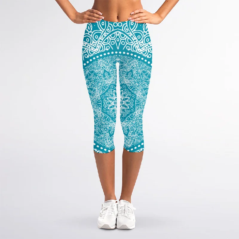 Teal And White Mandala Print Women's Capri Leggings Elegant Casual Fit Leggings