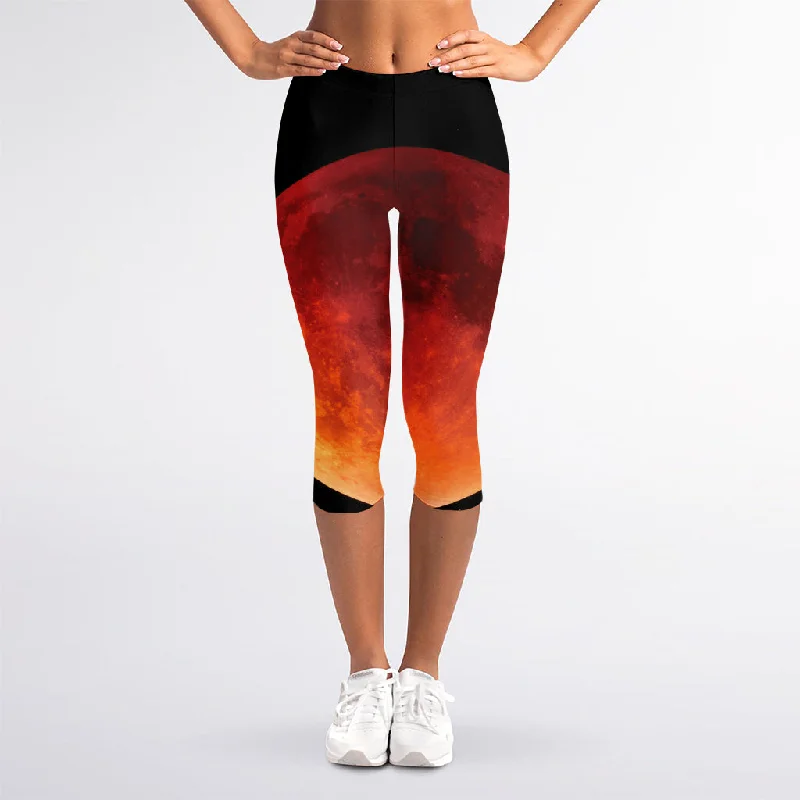 Total Lunar Eclipse Print Women's Capri Leggings Comfortable Running Leggings