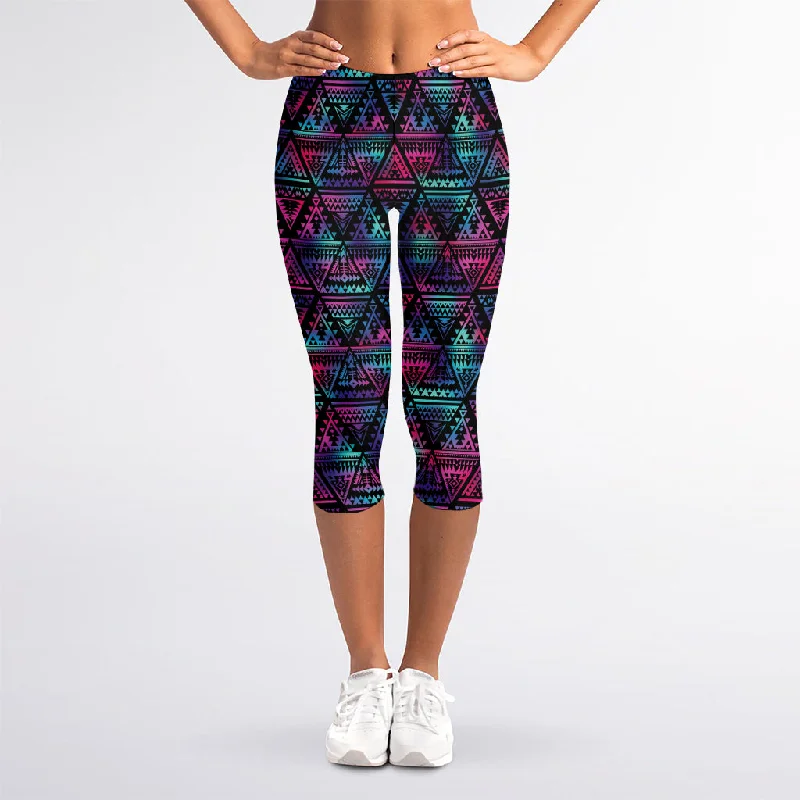 Triangle Ethnic Navajo Pattern Print Women's Capri Leggings Comfortable Ribbed Sports Leggings