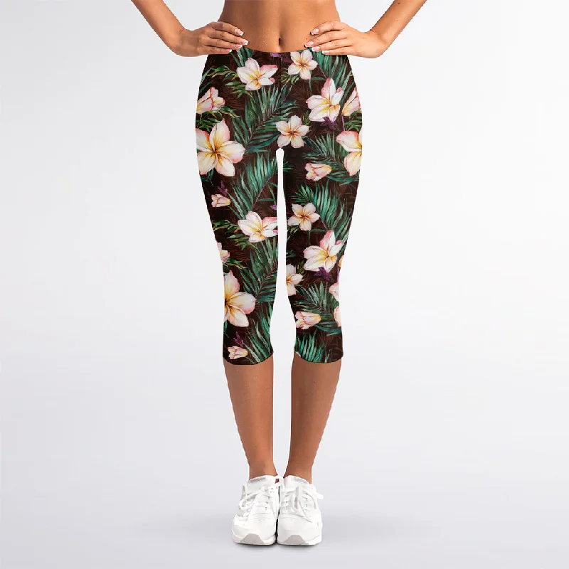 Tropical Frangipani Flower Print Women's Capri Leggings Fashionable Seamless Leggings